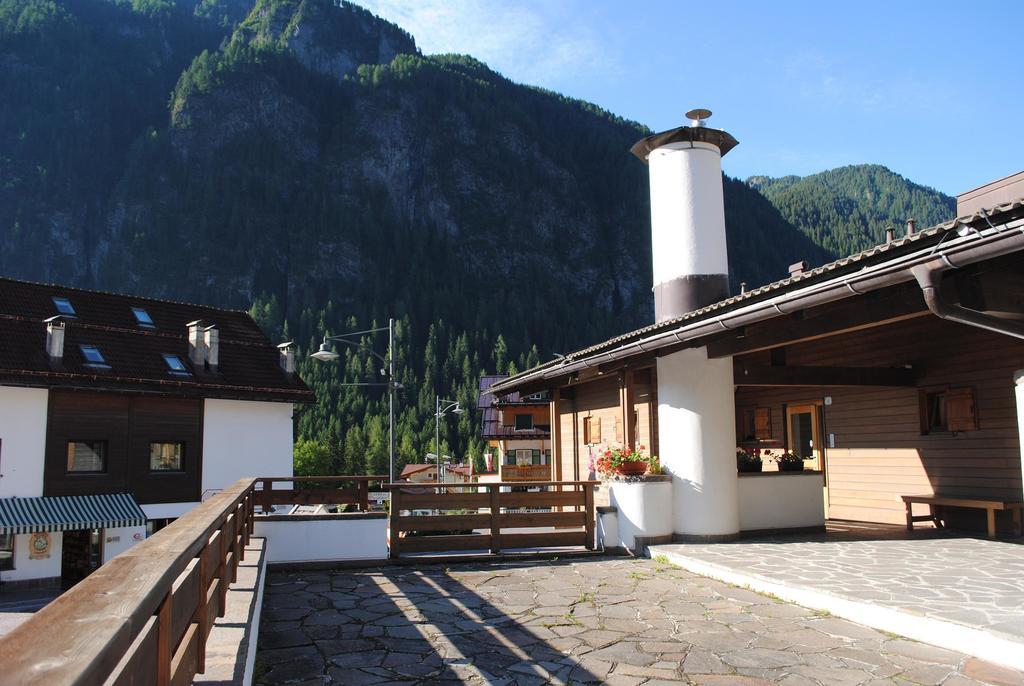 Bed & Breakfast Garni Tobia Campitello di Fassa Exterior foto