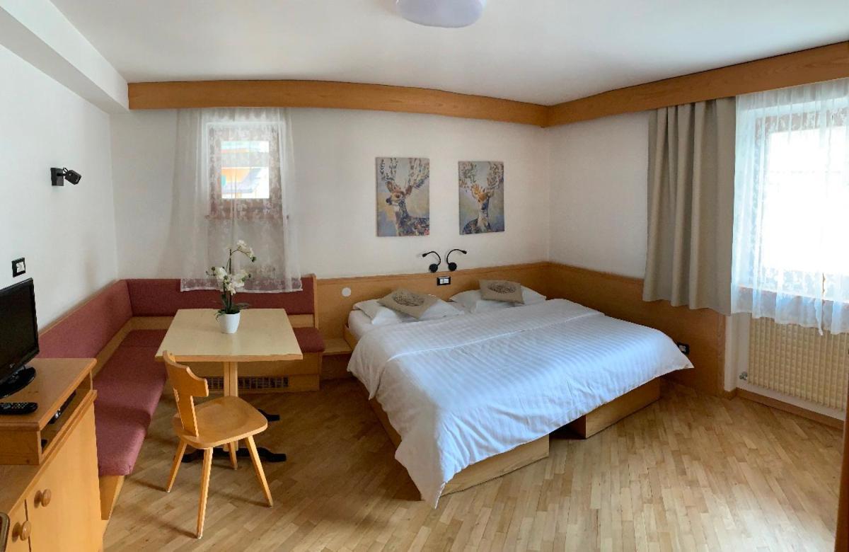 Bed & Breakfast Garni Tobia Campitello di Fassa Exterior foto